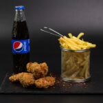 ARIPI DE PUI 150G + CARTOFI PRAJITI 100G+ PEPSI 0,5L